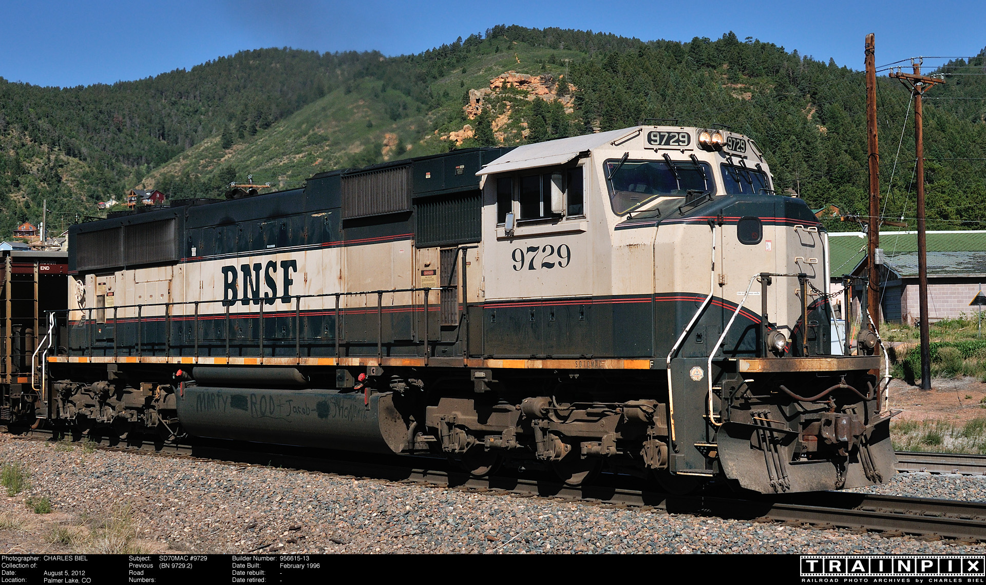 The BNSF Photo Archive - SD70MAC #9729