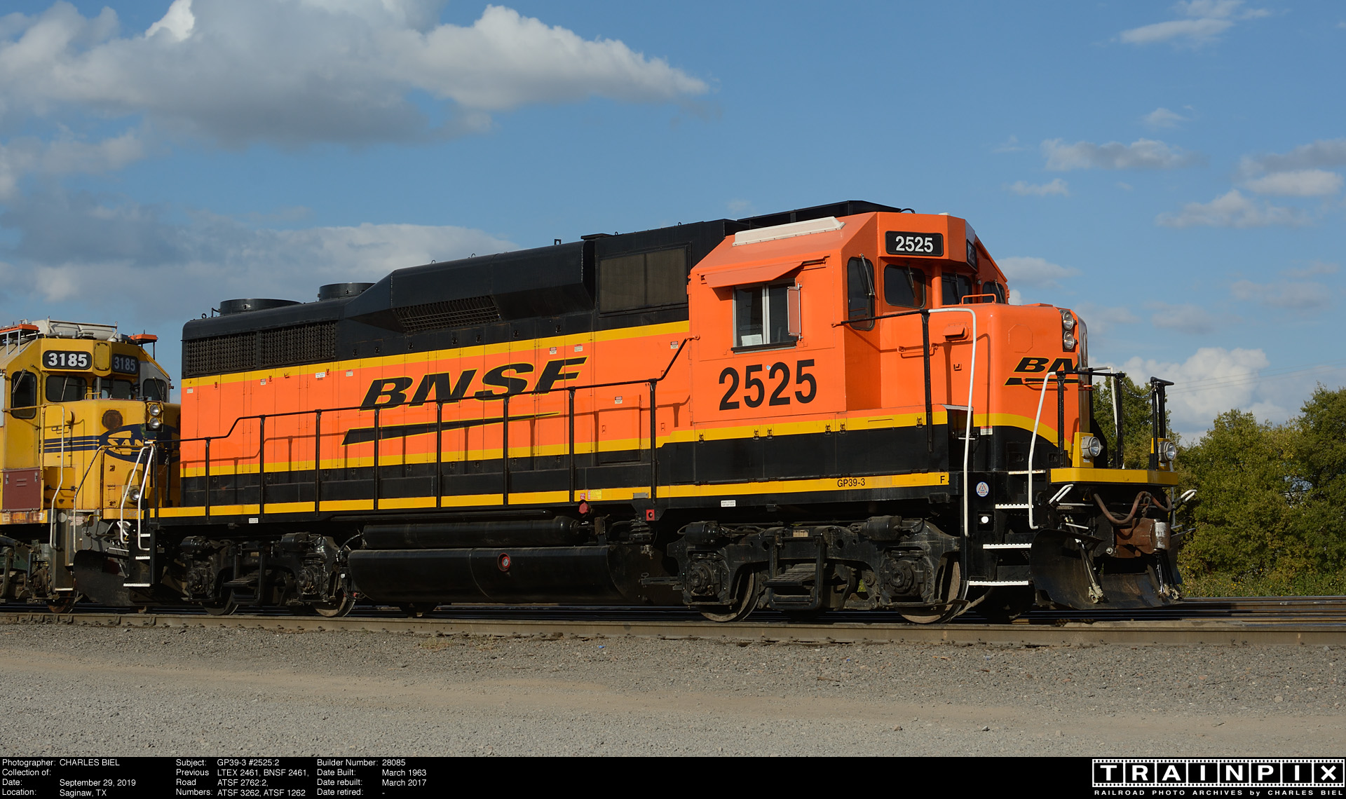 The BNSF Photo Archive - GP39-3 #2525